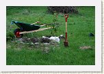 1_utgrävt * We digged out the bird spa in the garden. ;-) * 800 x 536 * (93KB)